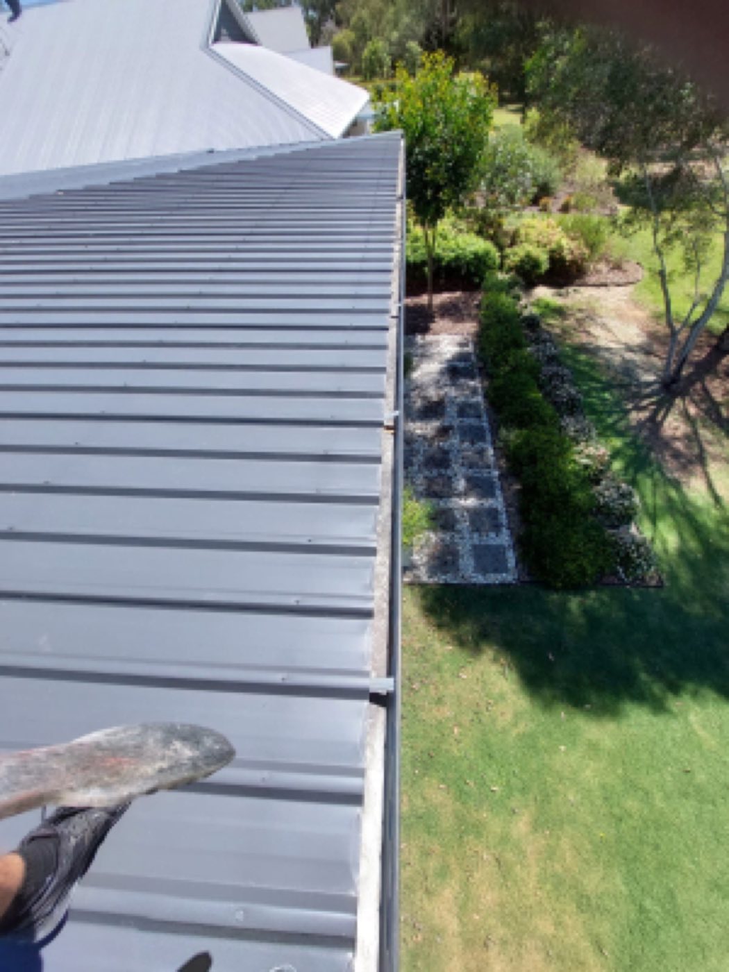Long clean gutter run on a Hunter Valley home overlooking the garden